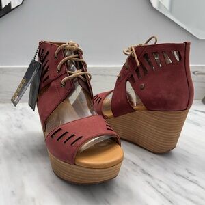 CAT - Caterpillar Women Wedge Sandler (Puritan) 6M